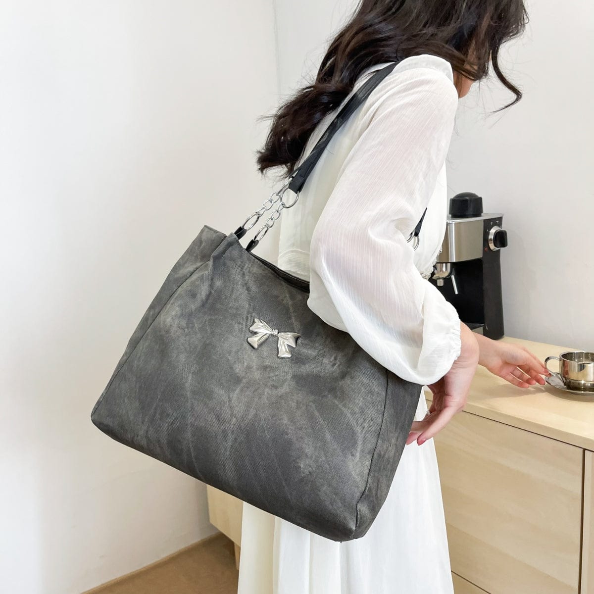 Light Gray Bow Polyester Medium Tote Bag