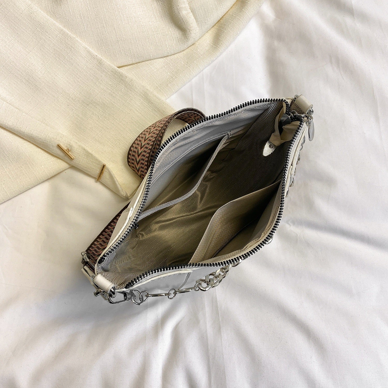 Light Gray PU Leather Chain Trim Crossbody Bag Sentient Beauty Fashions bags