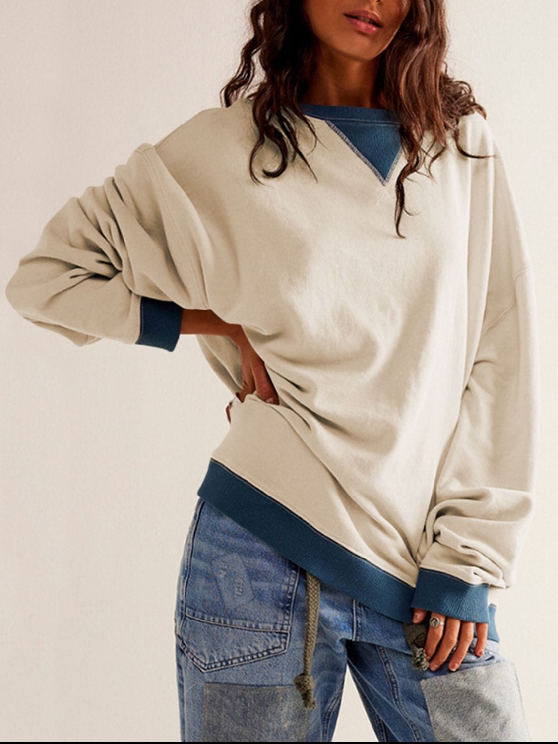 Light Gray Contrast Trim Round Neck Long Sleeve Sweatshirt