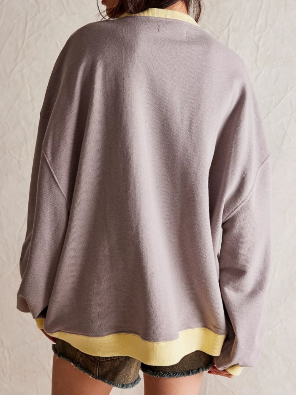 Gray Contrast Trim Round Neck Long Sleeve Sweatshirt