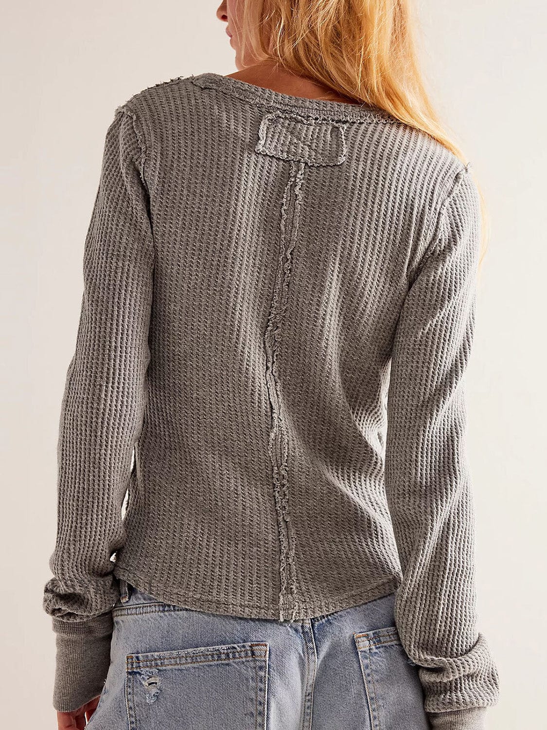 Light Gray Exposed Seam Round Neck Long Sleeve T-Shirt