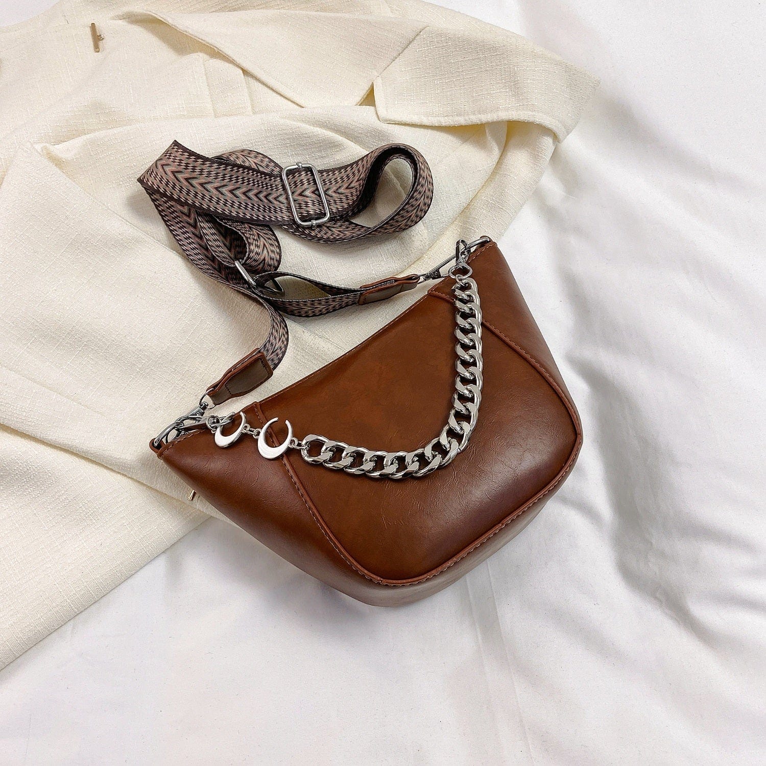 Light Gray PU Leather Chain Trim Crossbody Bag