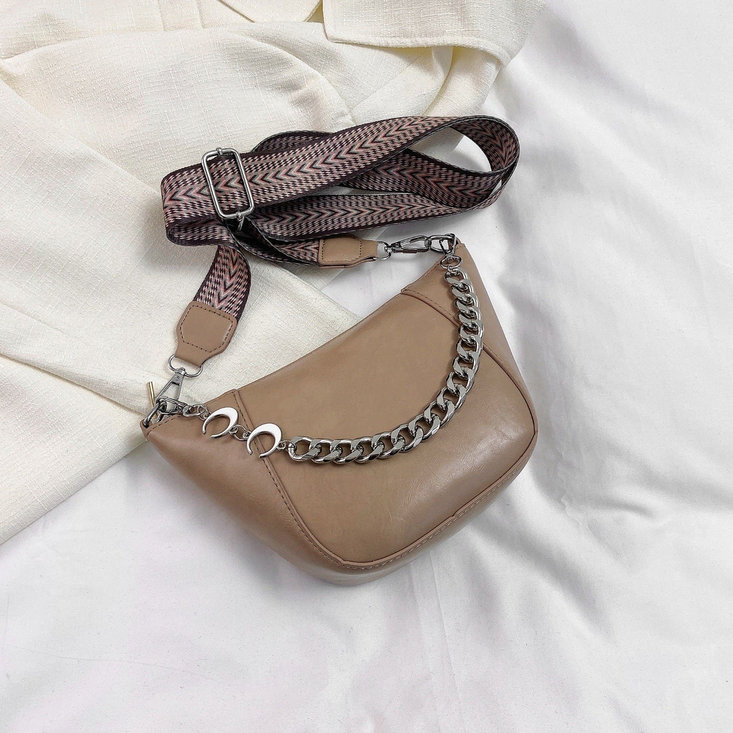 Light Gray PU Leather Chain Trim Crossbody Bag