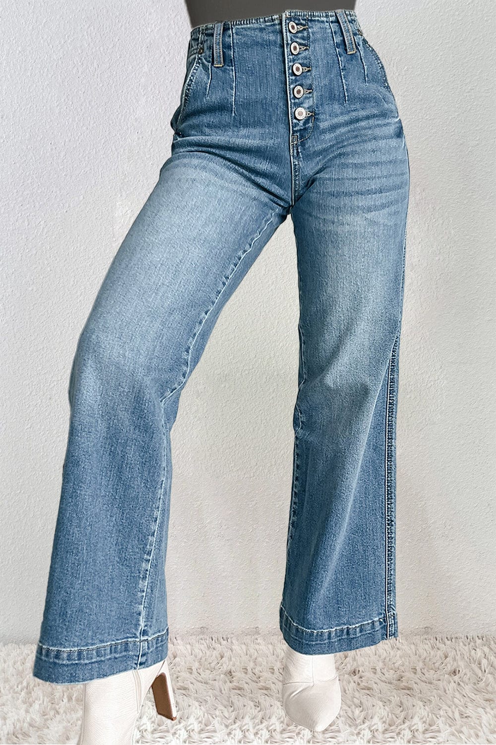 Light Gray Straight Jeans with Pockets