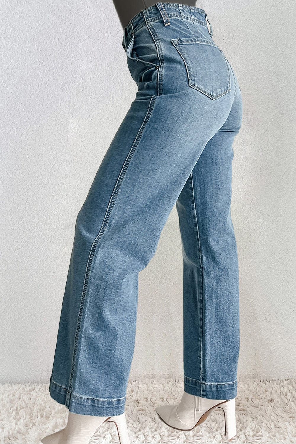 Light Gray Straight Jeans with Pockets