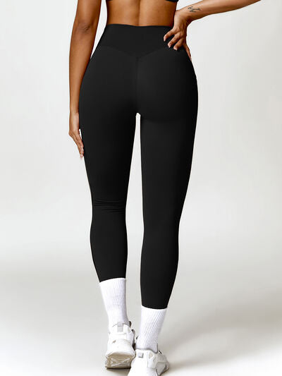 Black Twisted High Waist Active Pants with Pockets Sentient Beauty Fashions Apparel &amp; Accessories