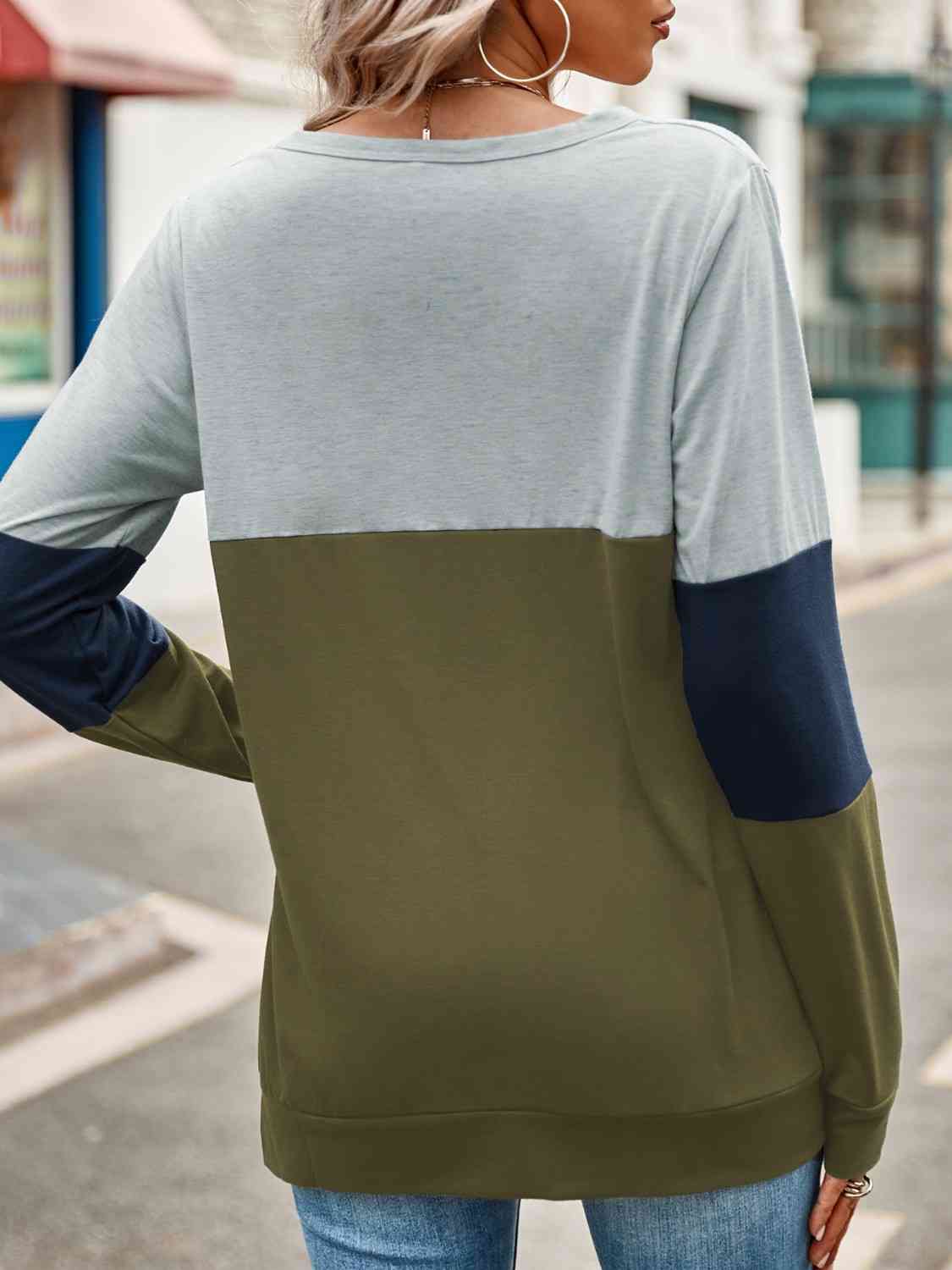 Gray Color Block Cutout Round Neck Long Sleeve T-Shirt Sentient Beauty Fashions Apparel &amp; Accessories