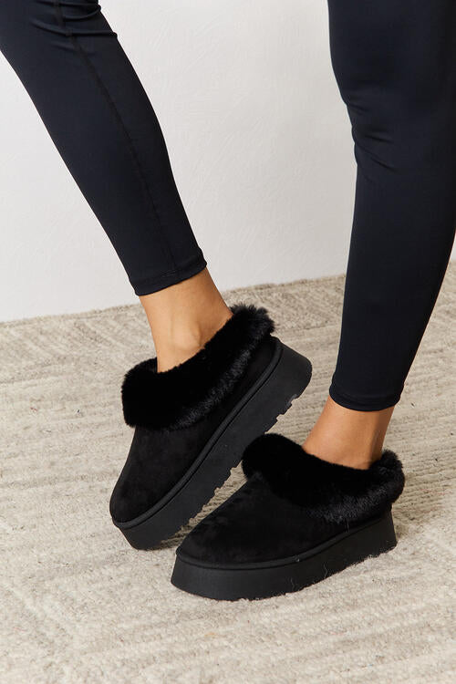 Black Legend Footwear Furry Chunky Platform Ankle Boots Sentient Beauty Fashions slippers