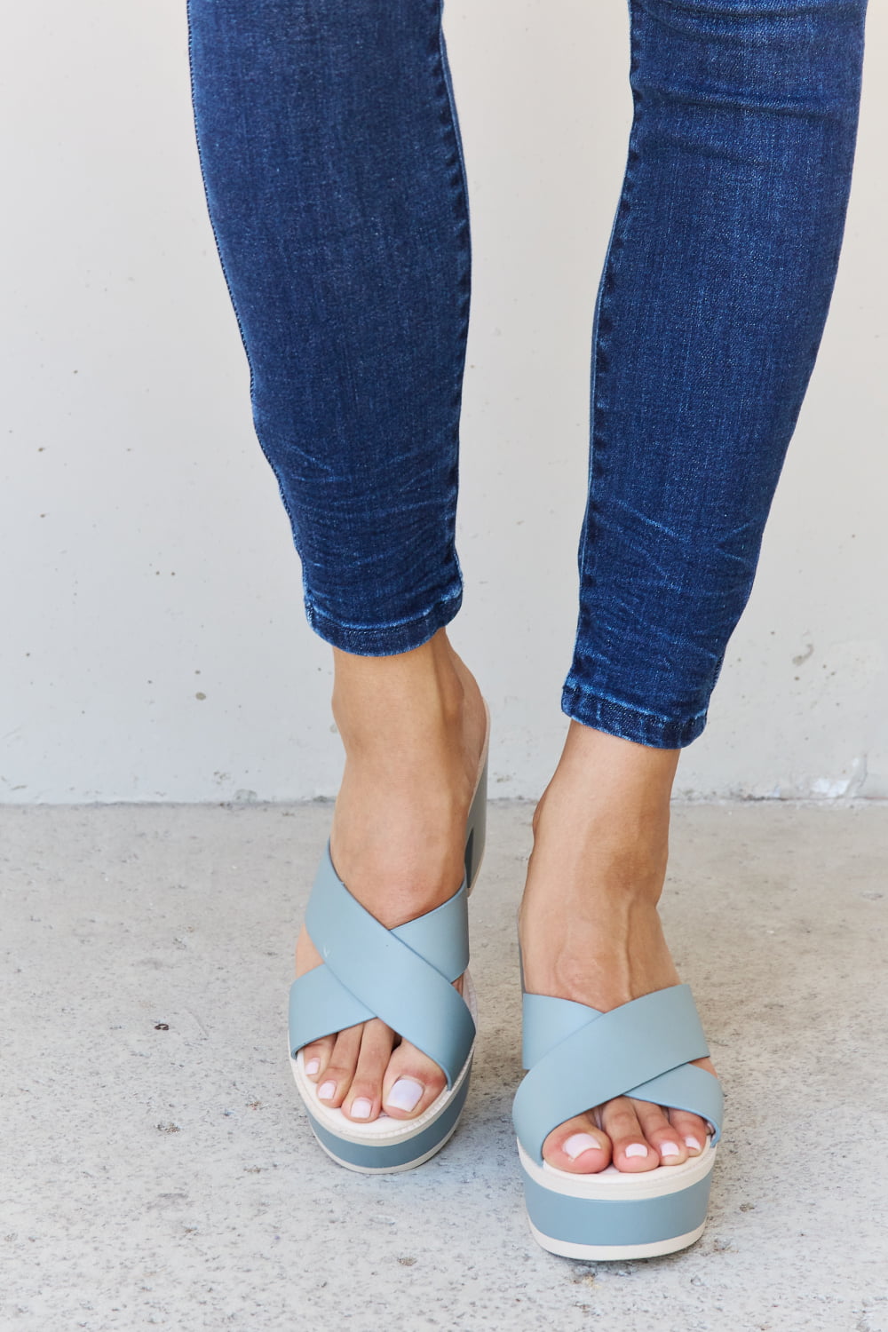 Gray Weeboo Cherish The Moments Contrast Platform Sandals in Misty Blue Sentient Beauty Fashions Shoes