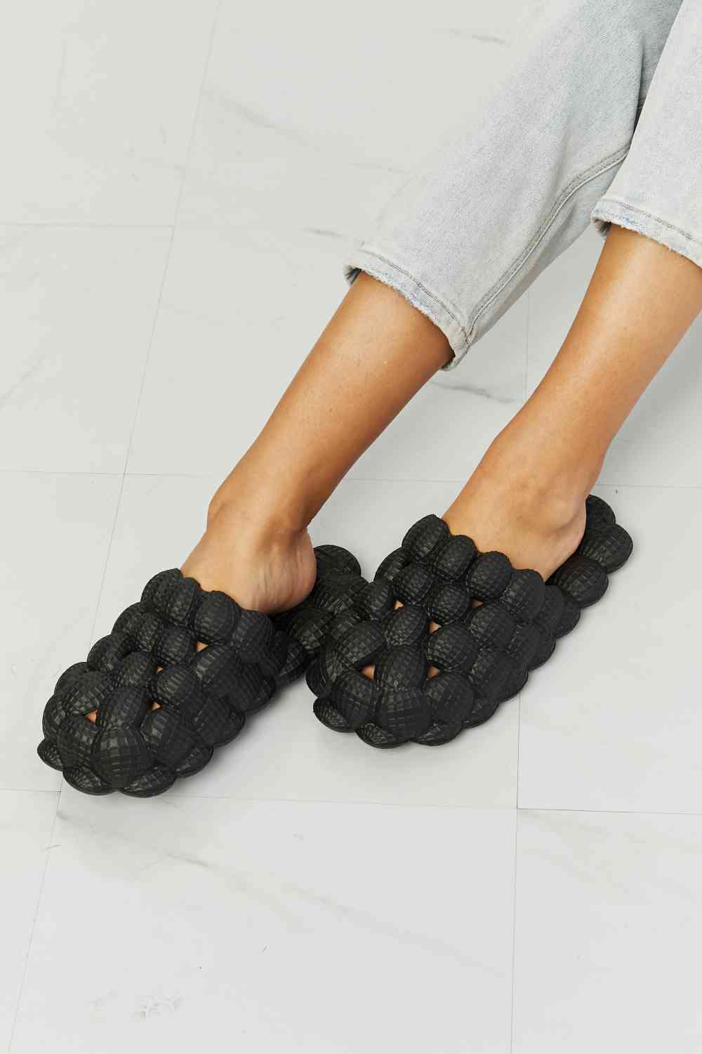 Light Gray NOOK JOI Laid Back Bubble Slides in Black Sentient Beauty Fashions Shoes