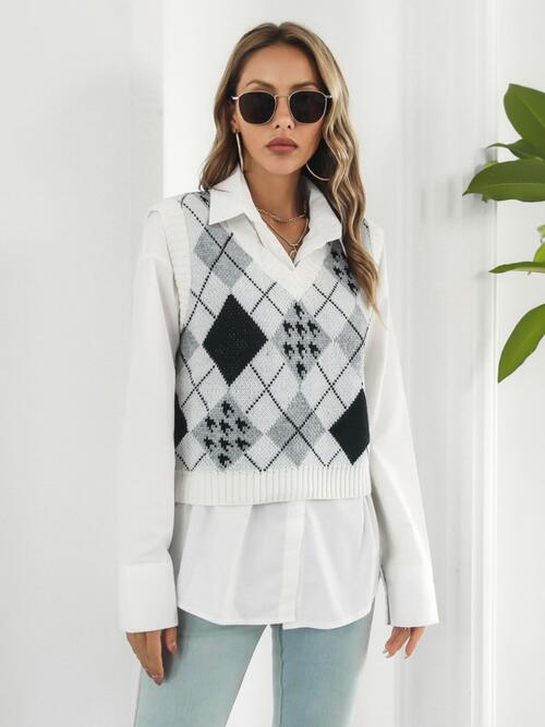 Light Gray V-Neck Plaid Sweater Vest Sentient Beauty Fashions Apparel & Accessories