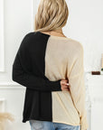 Light Gray Two-Tone V-Neck Long Sleeve Knit Top Sentient Beauty Fashions Apparel & Accessories