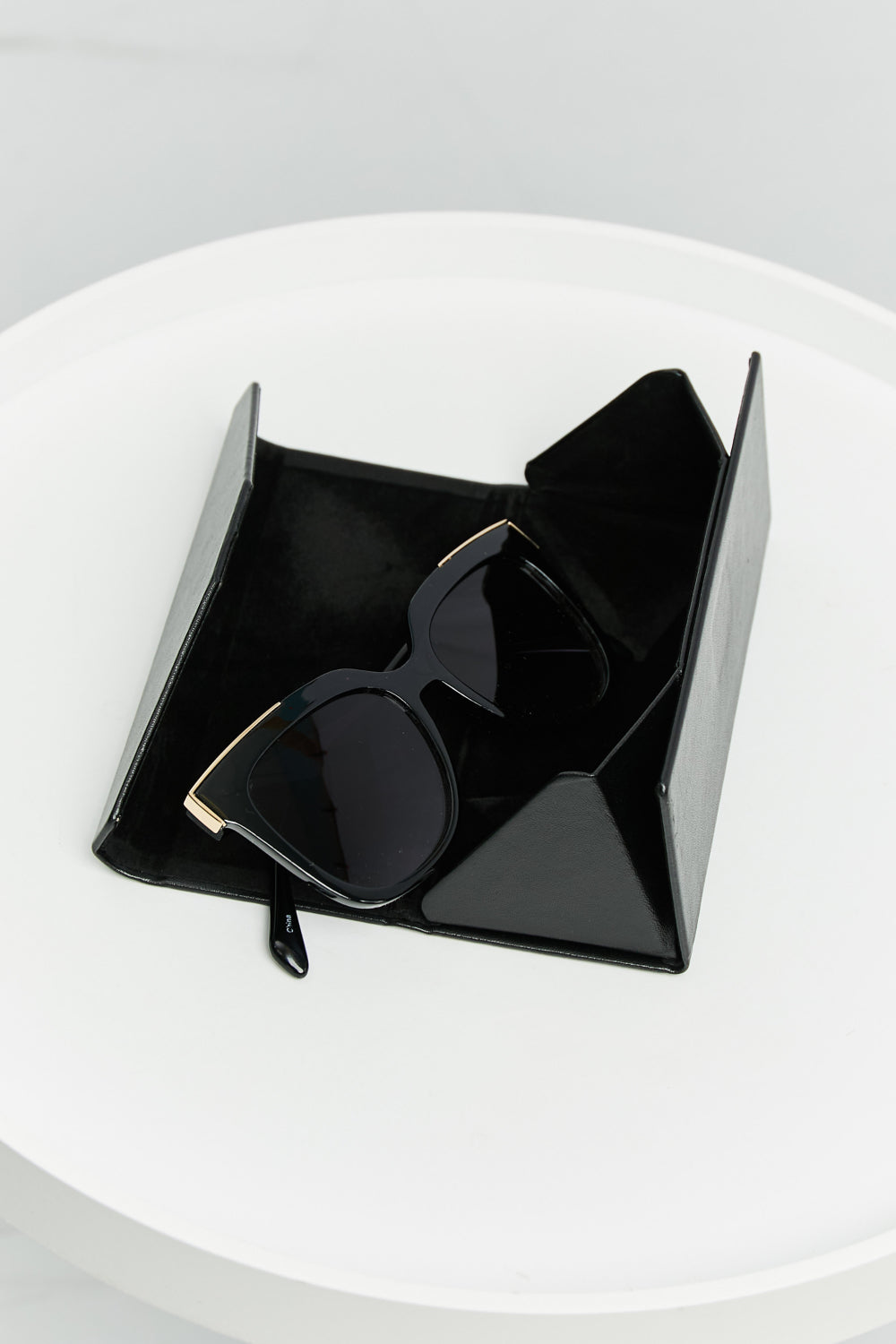 Black Cat-Eye Acetate Frame Sunglasses Sentient Beauty Fashions Apparel &amp; Accessories