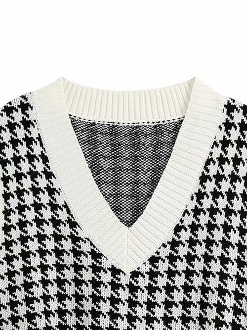 Light Gray Houndstooth V-Neck Sweater Vet