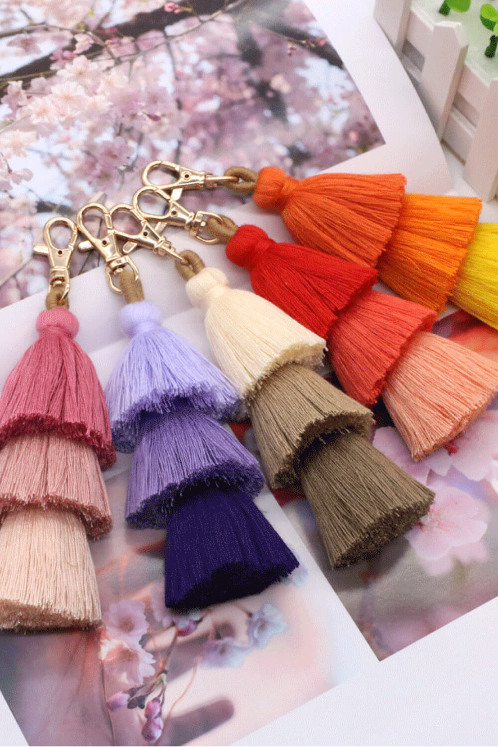 Gray Assorted 4-Pack Multicolored Fringe Keychain Sentient Beauty Fashions Apparel &amp; Accessories