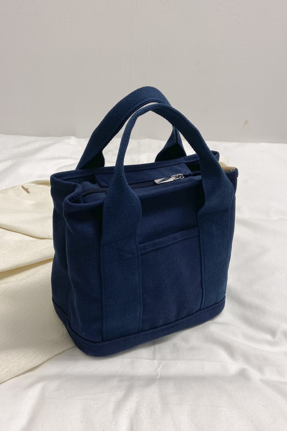 Light Gray Small Canvas Handbag Sentient Beauty Fashions Apparel & Accessories
