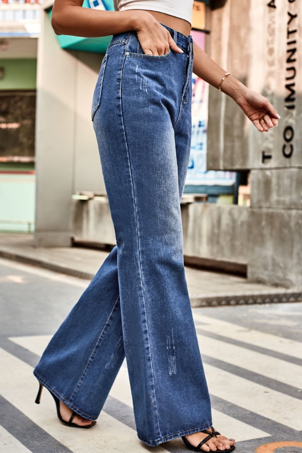 Gray Buttoned Loose Fit Jeans with Pockets