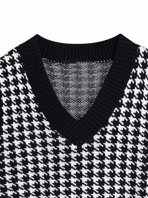 Light Gray Houndstooth V-Neck Sweater Vet