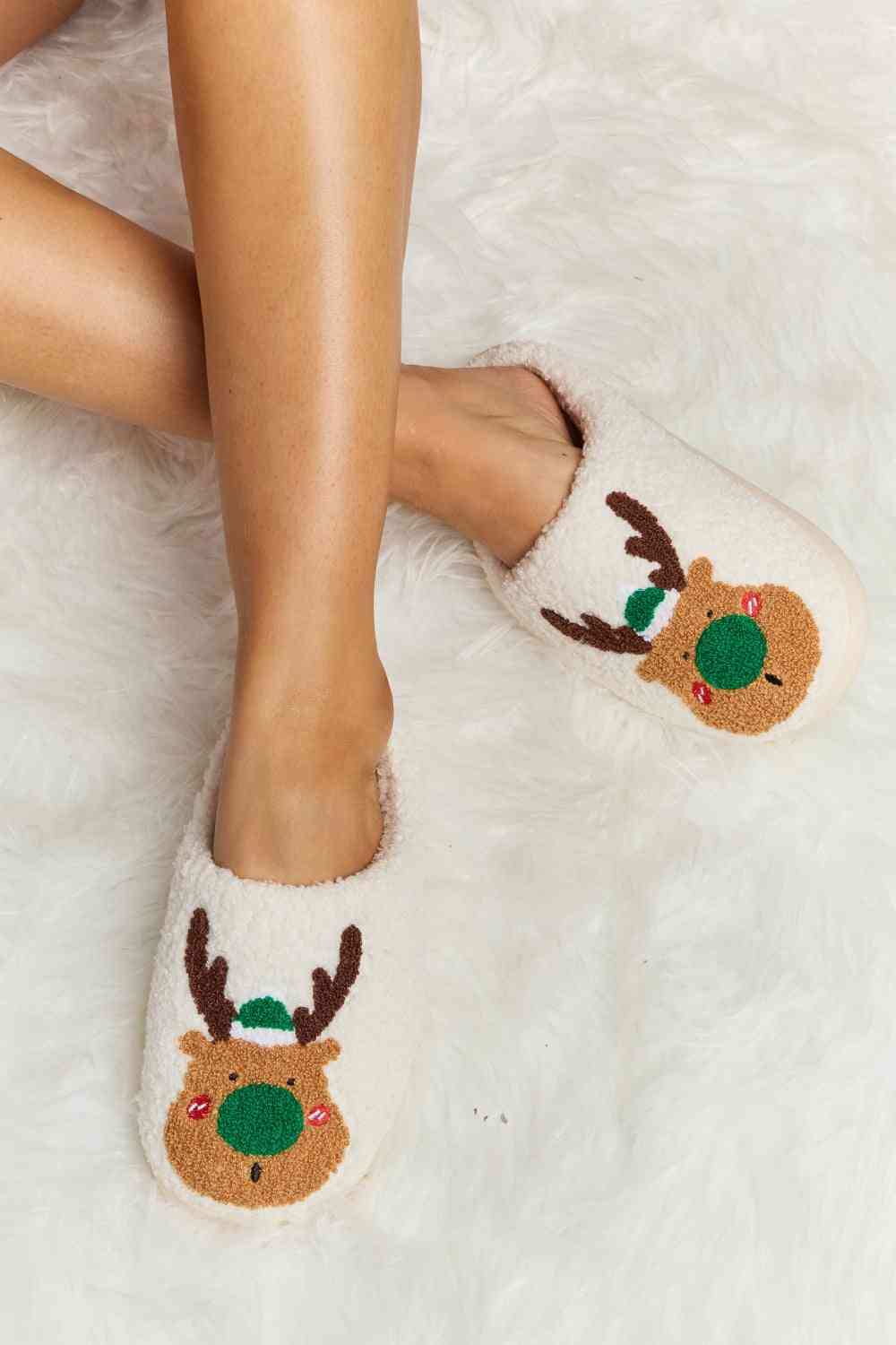 Light Gray Melody Rudolph Print Plush Slide Slippers