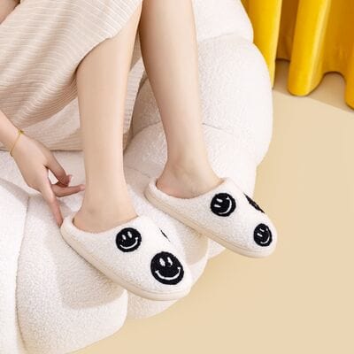 Wheat Melody Smiley Face Slippers