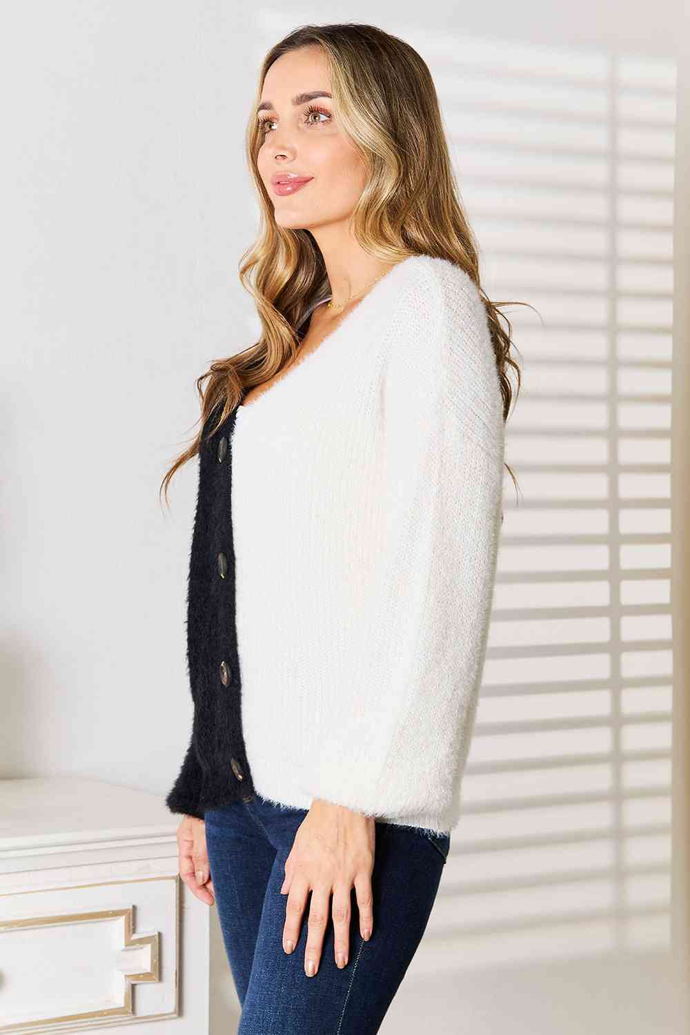 Light Gray Woven Right Contrast Button-Front V-Neck Cardigan