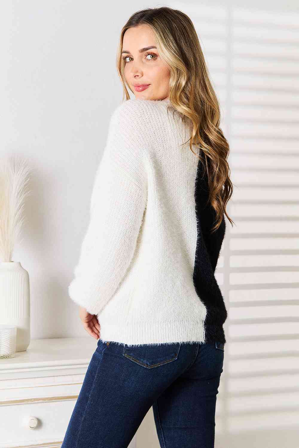 Light Gray Woven Right Contrast Button-Front V-Neck Cardigan