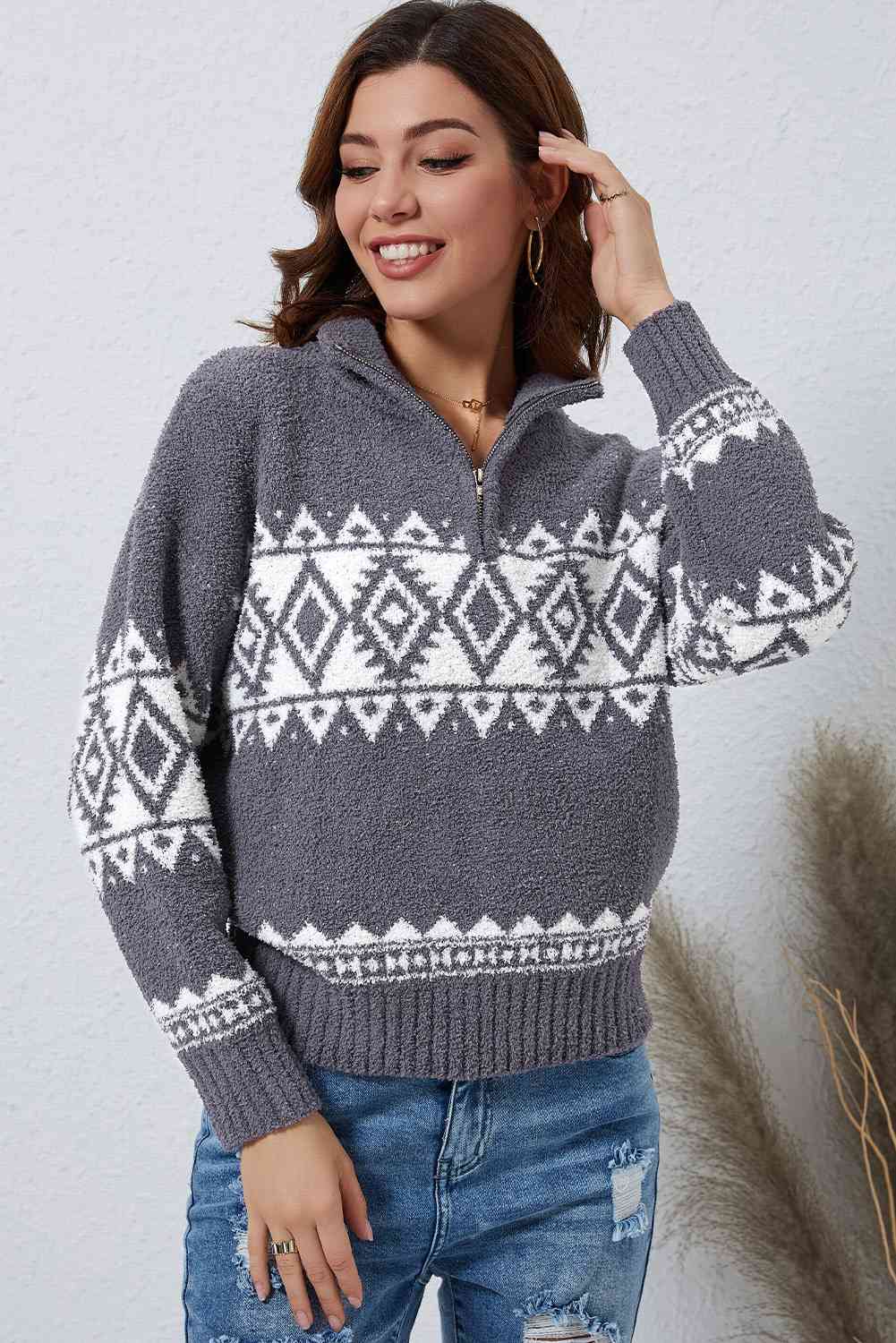 Light Gray Zip-Up Geometrical Pattern Pullover Sweater