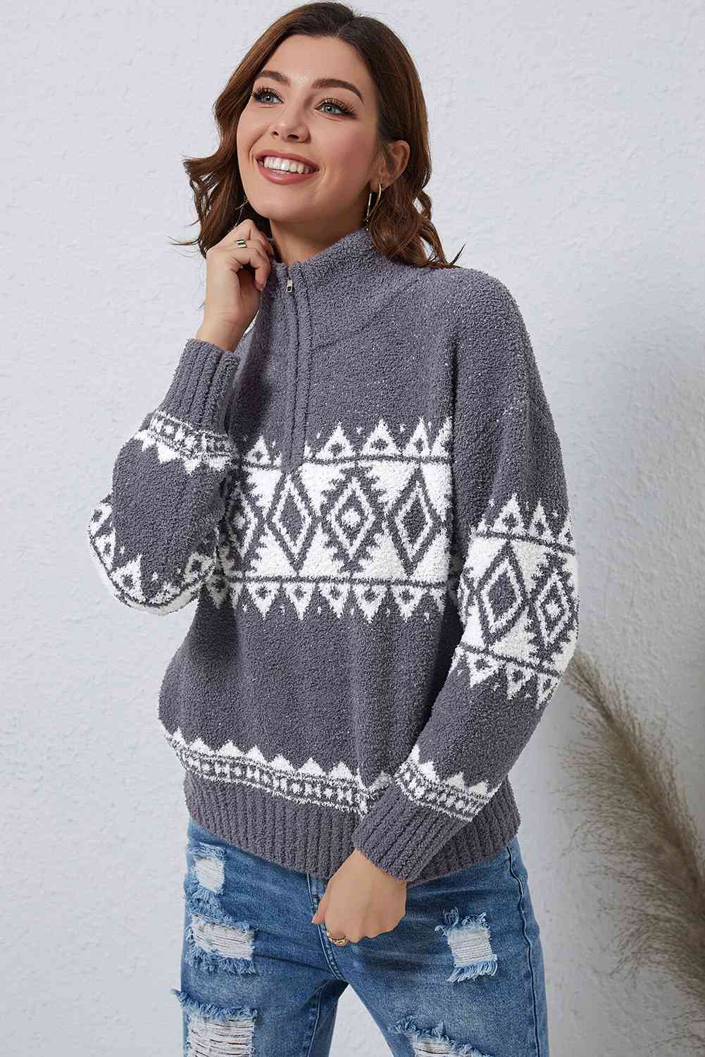 Light Gray Zip-Up Geometrical Pattern Pullover Sweater