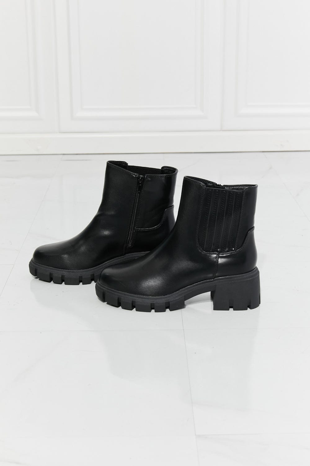 Lavender MMShoes What It Takes Lug Sole Chelsea Boots in Black