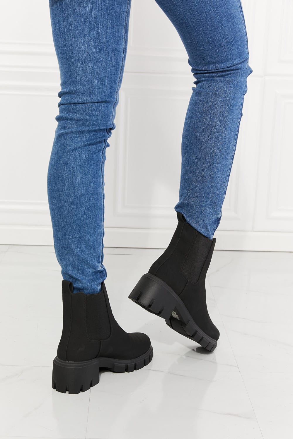 Dark Slate Gray MMShoes Work For It Matte Lug Sole Chelsea Boots in Black