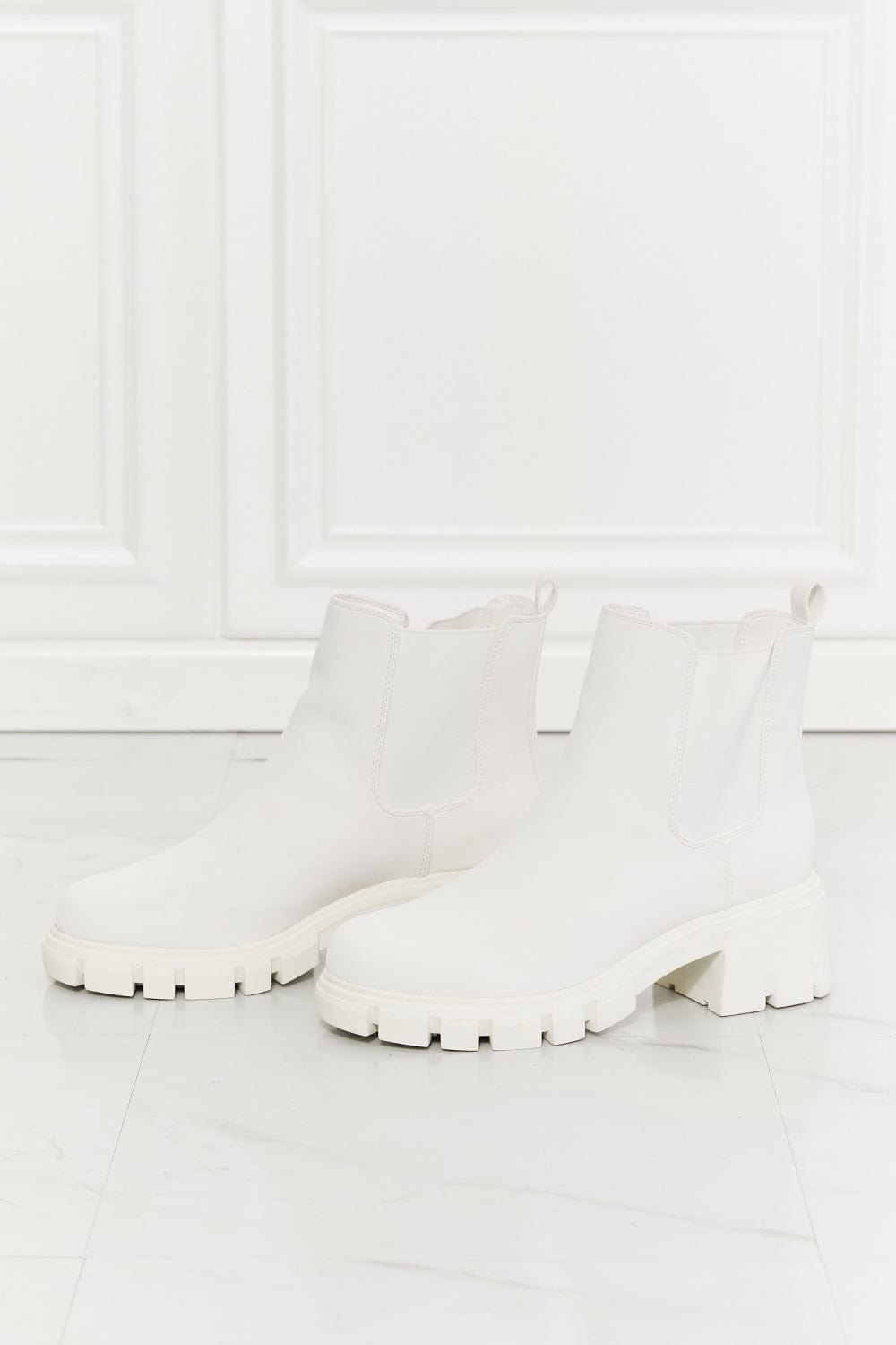 Beige MMShoes Work For It Matte Lug Sole Chelsea Boots in White