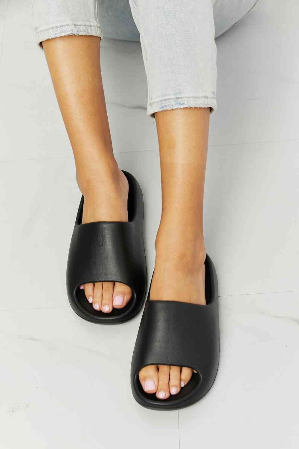 Light Gray NOOK JOI In My Comfort Zone Slides in Black