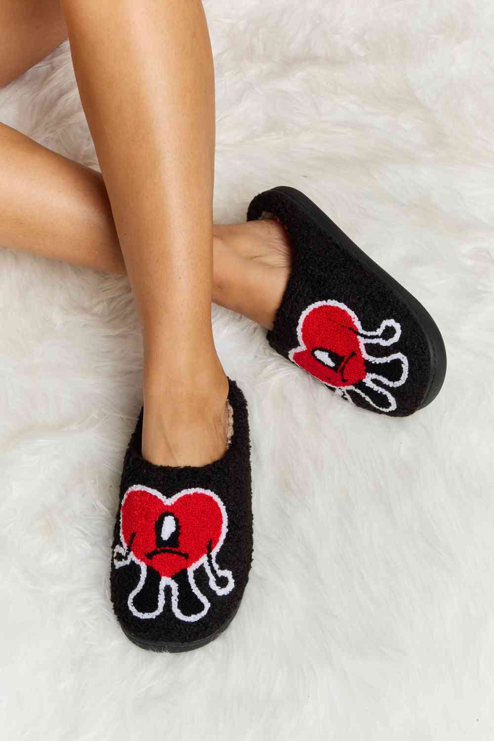 Light Gray Melody Love Heart Print Plush Slippers