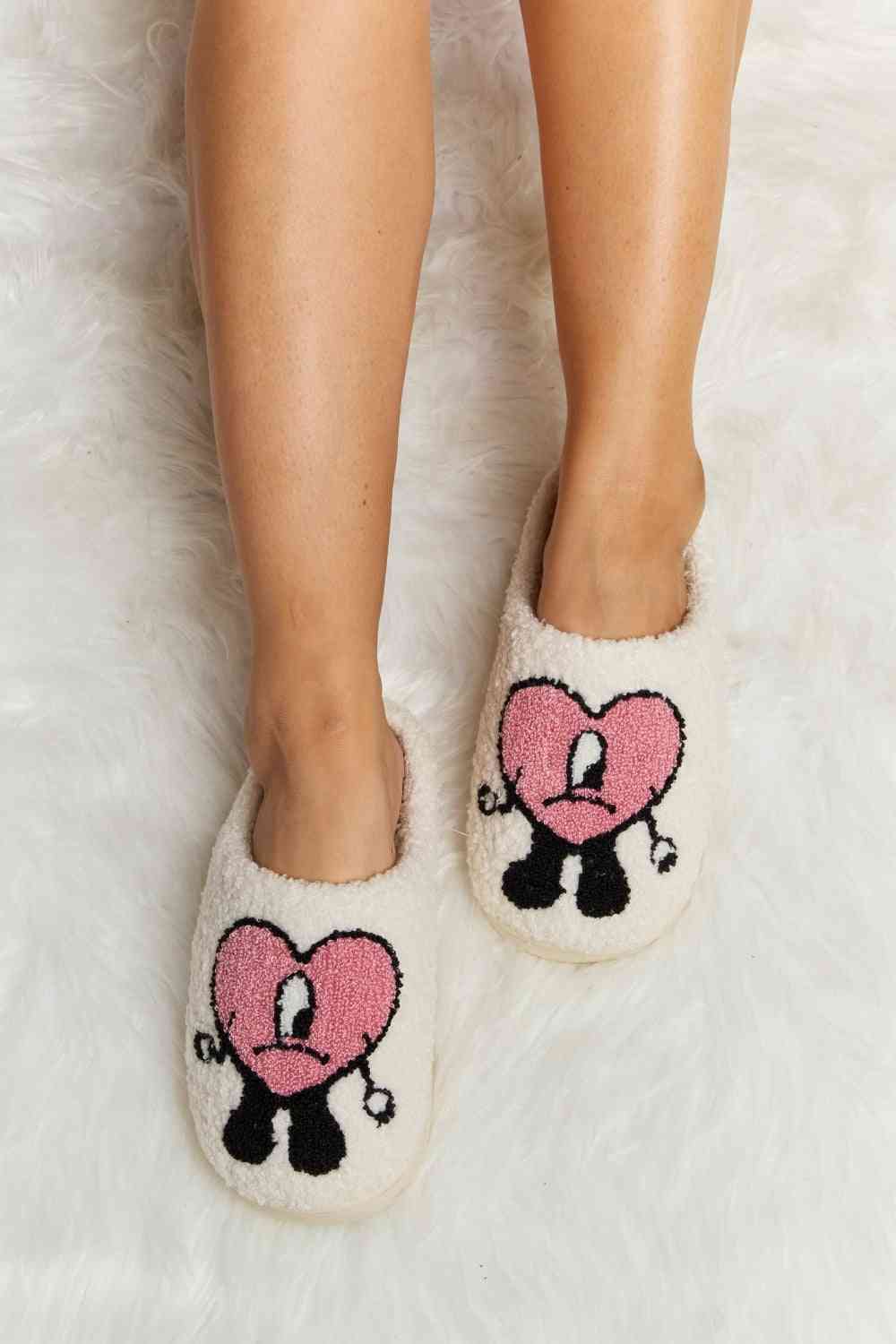 Gray Melody Love Heart Print Plush Slippers