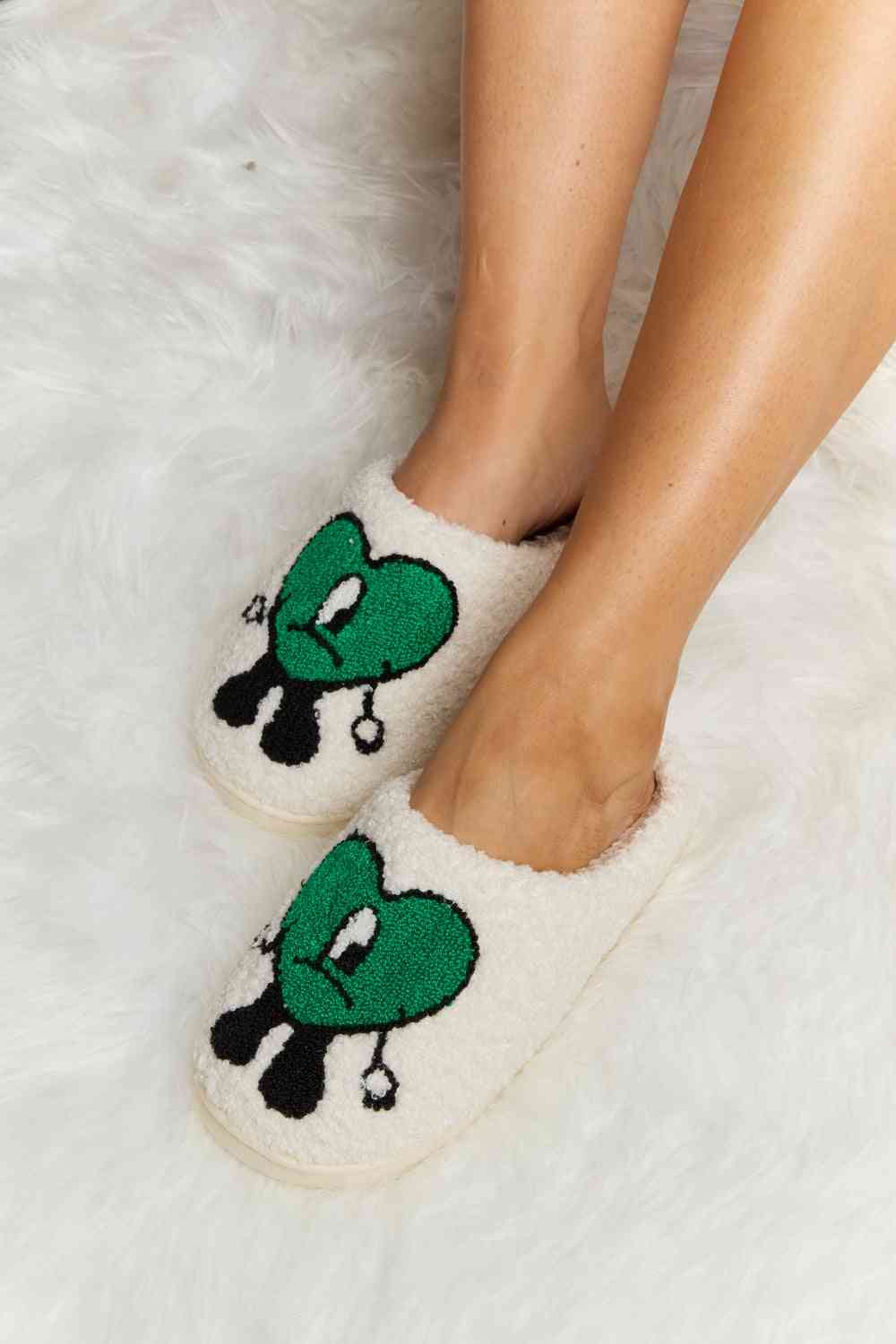 Light Gray Melody Love Heart Print Plush Slippers