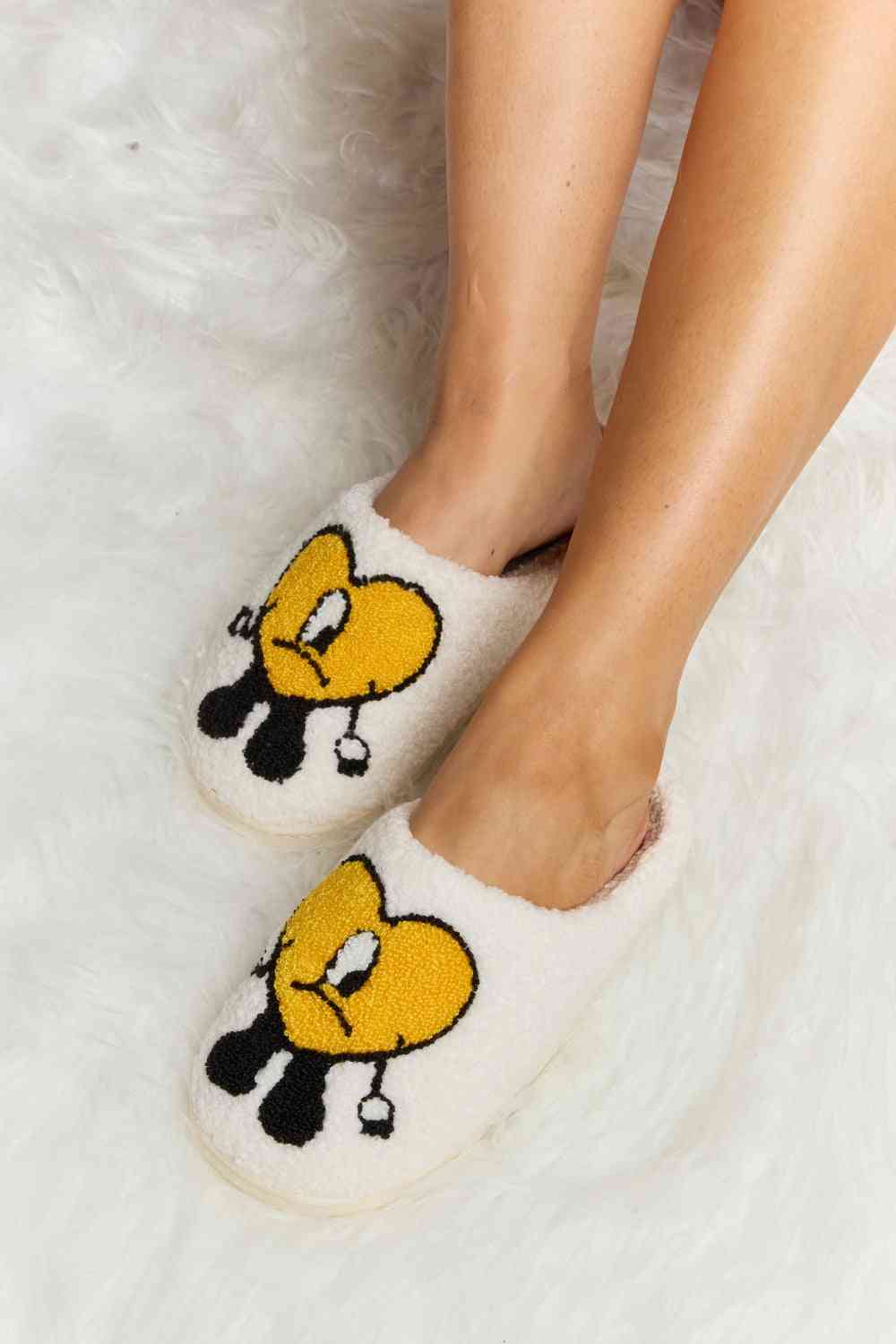 Light Gray Melody Love Heart Print Plush Slippers