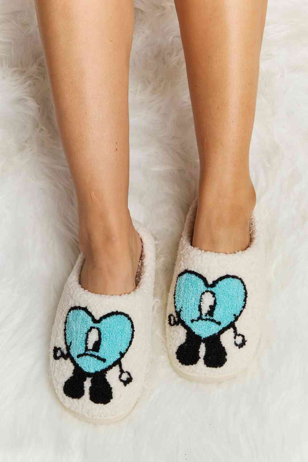 Light Gray Melody Love Heart Print Plush Slippers