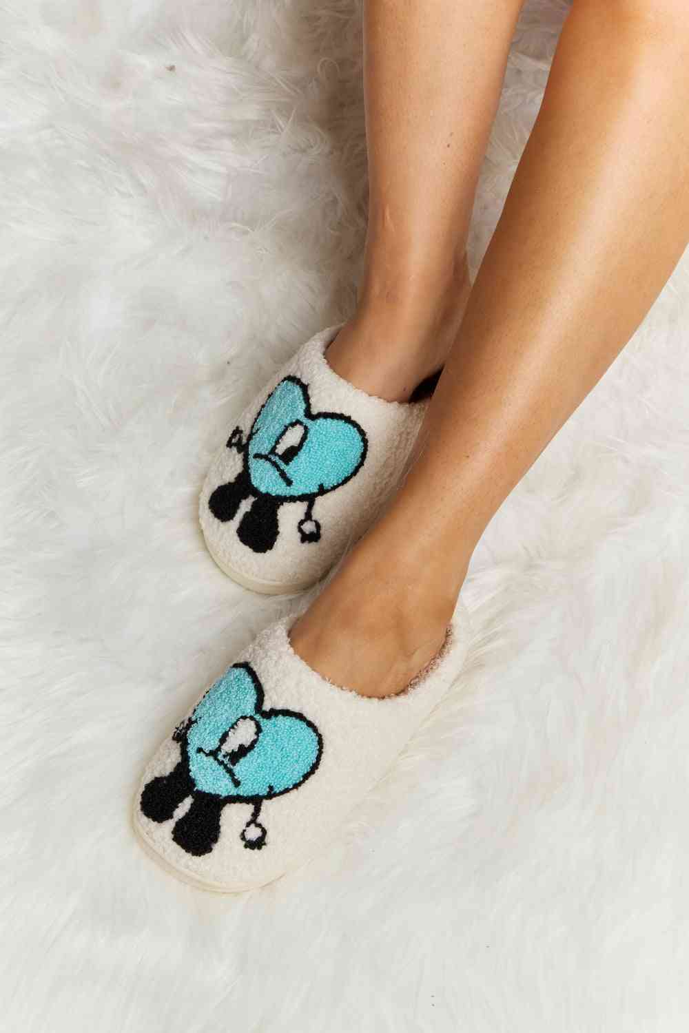 Light Gray Melody Love Heart Print Plush Slippers