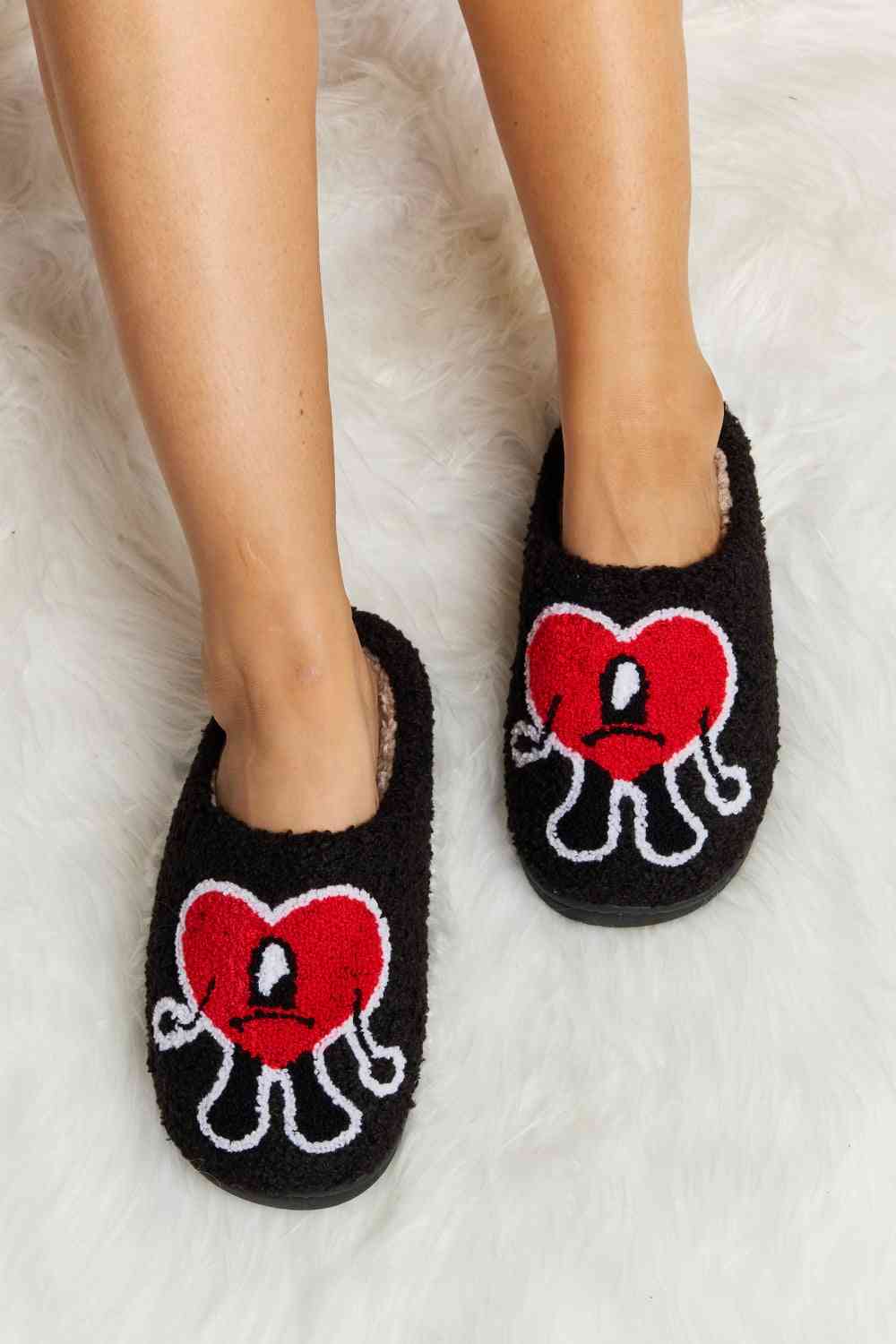 Light Gray Melody Love Heart Print Plush Slippers