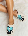 Light Gray Melody Love Heart Print Plush Slippers