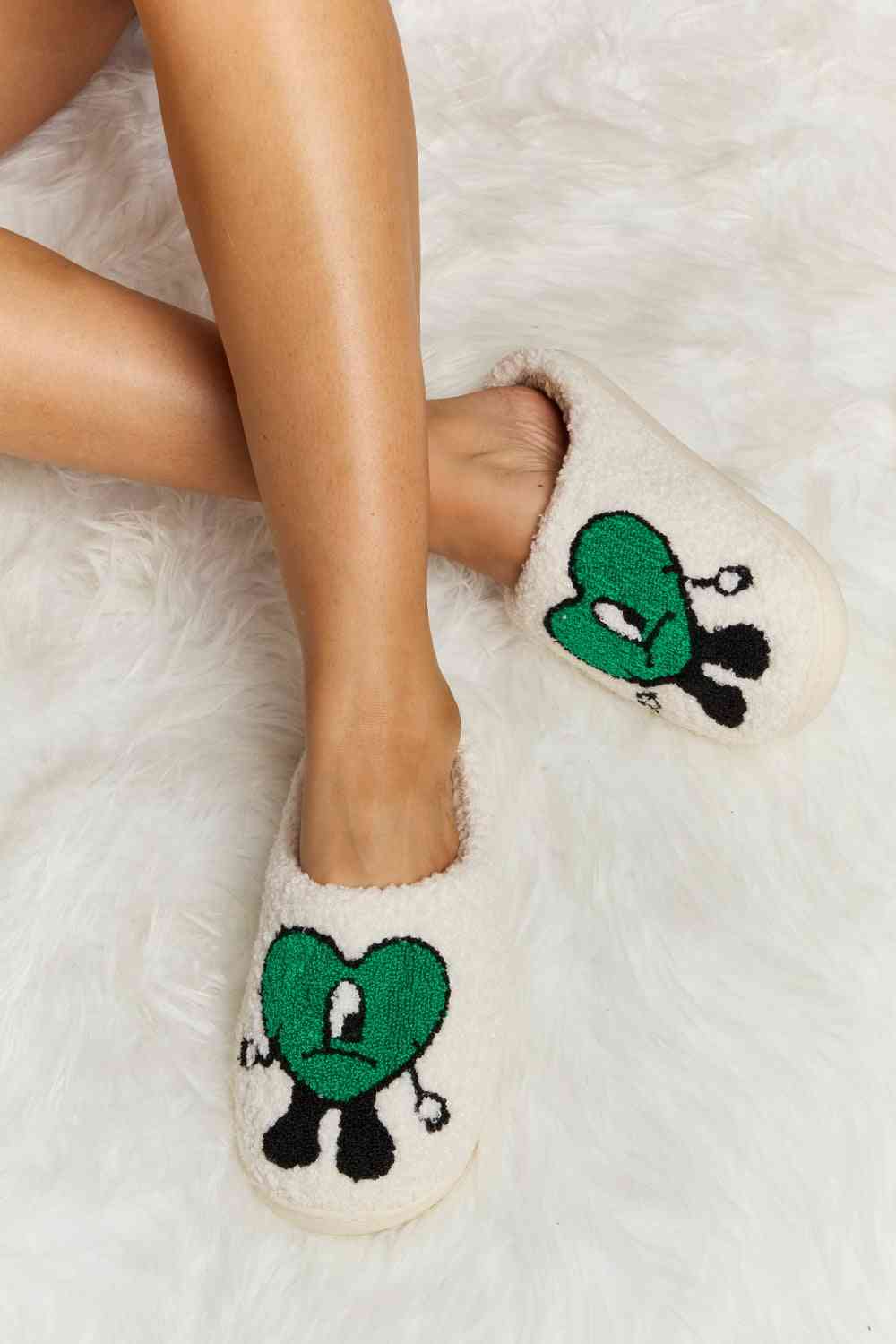 Light Gray Melody Love Heart Print Plush Slippers